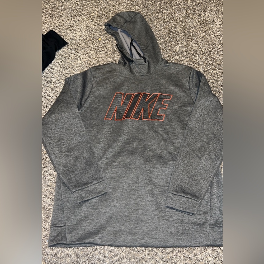 Men’s Nike sweatshirt